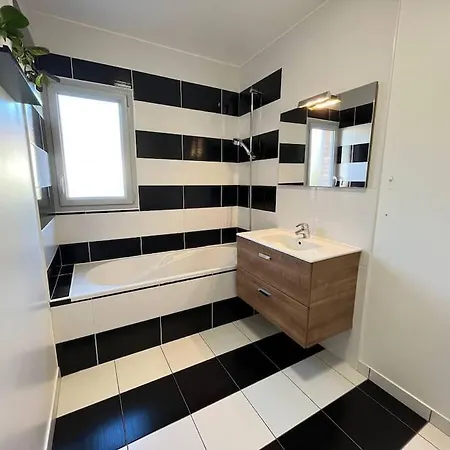 Jolie Maison De Au Mans Λε Μανς
